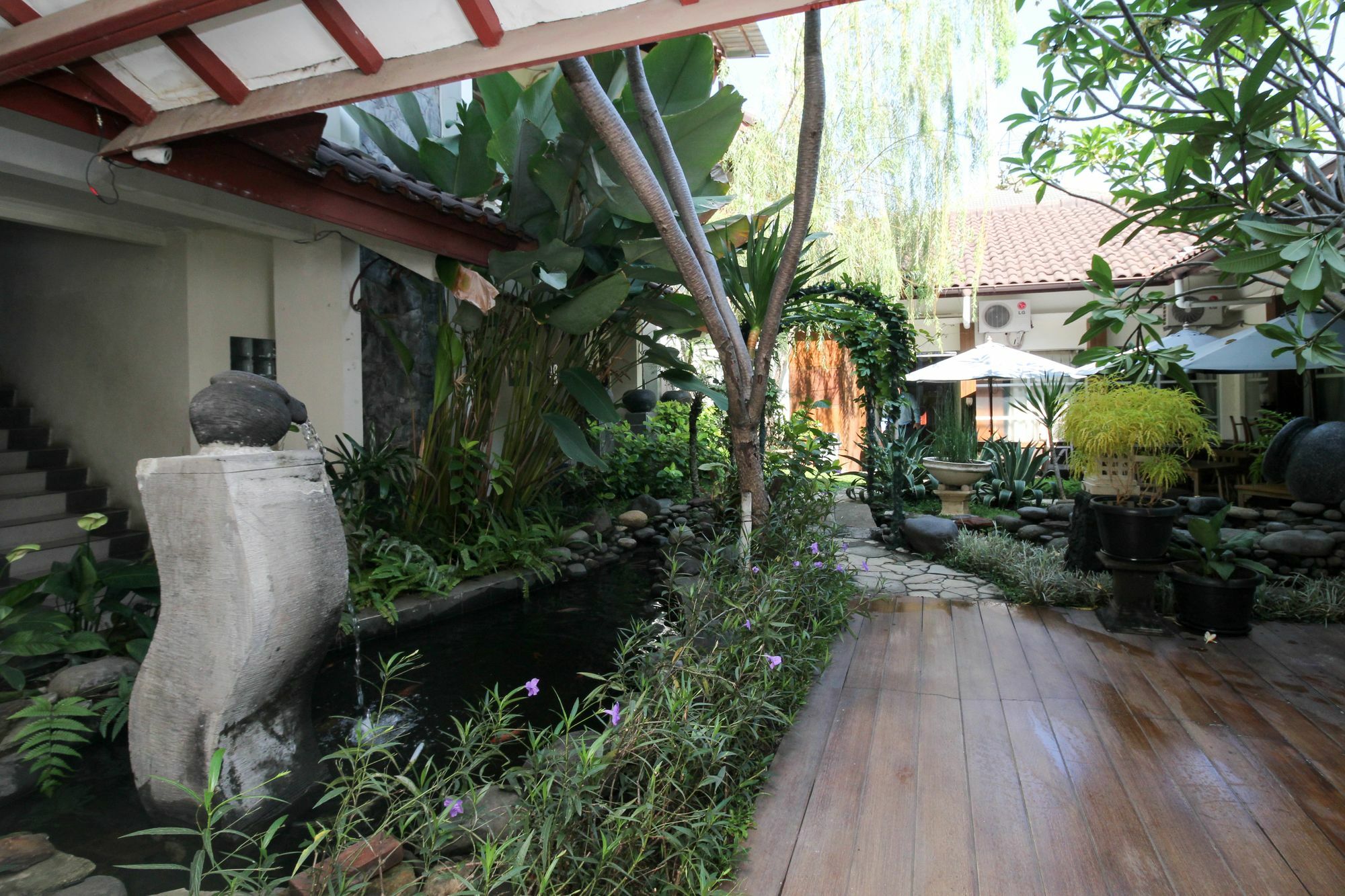 Hotel Myzone Homtel Semarang Exterior foto